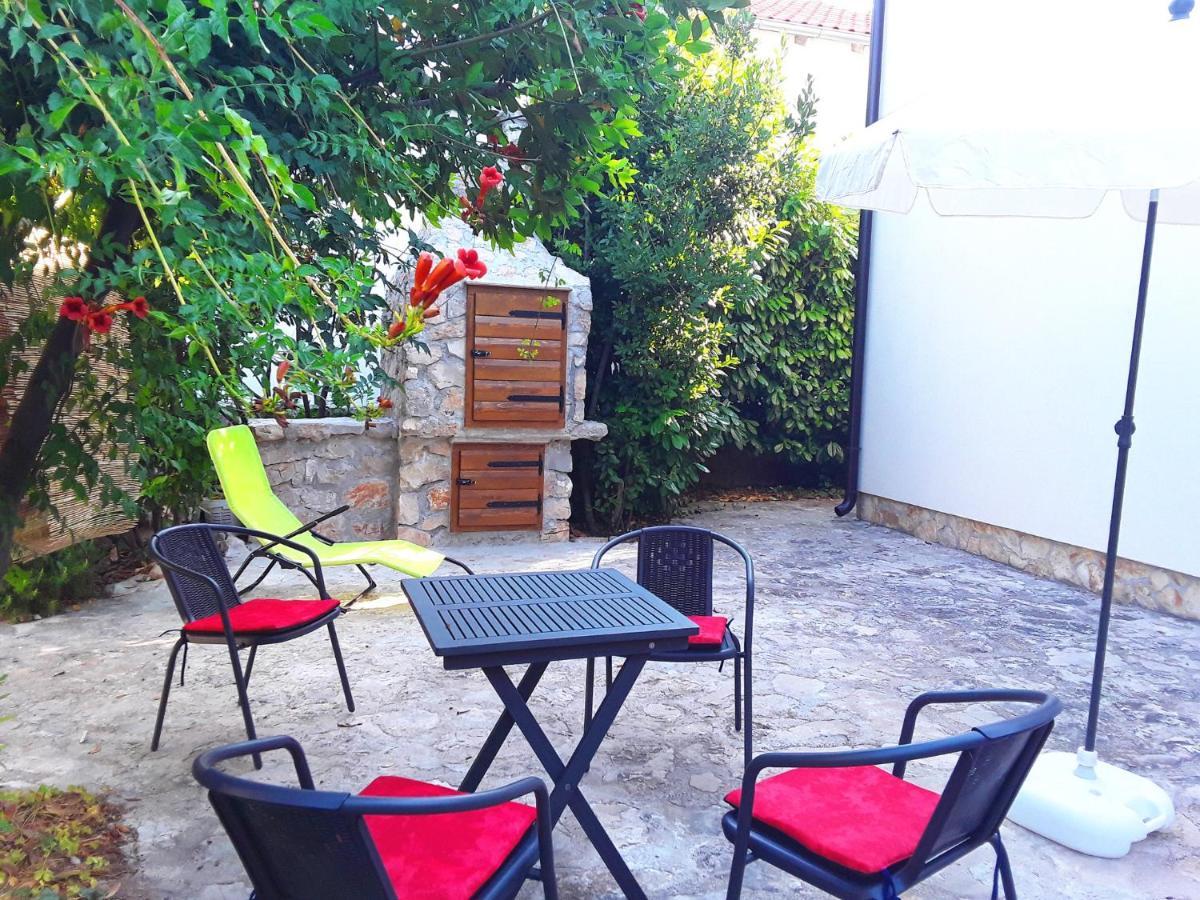Apartmani Juliska Pirovac Dış mekan fotoğraf