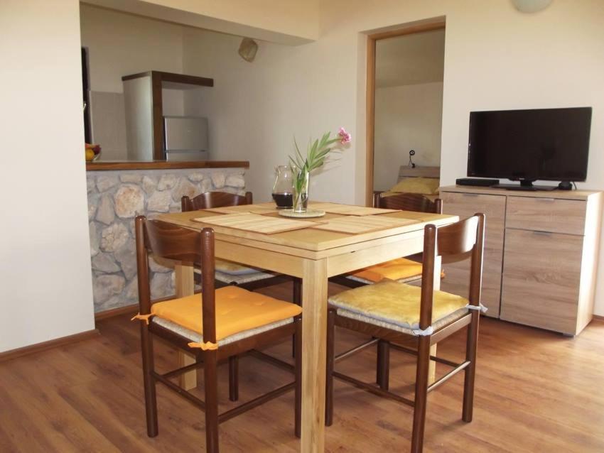 Apartmani Juliska Pirovac Dış mekan fotoğraf