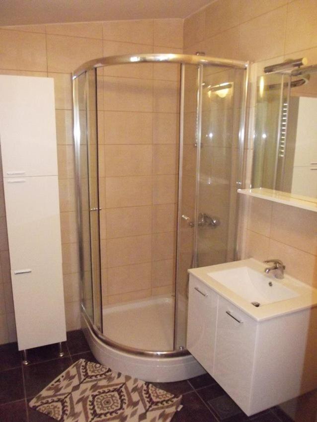 Apartmani Juliska Pirovac Dış mekan fotoğraf