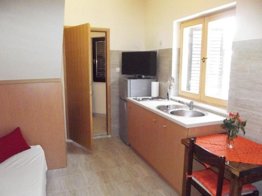 Apartmani Juliska Pirovac Dış mekan fotoğraf